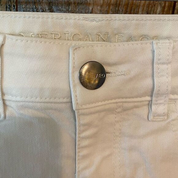 American Eagle Sz 0 White Super Stretch Hi-Rise Shortie Summer Shorts - Picture 3 of 7